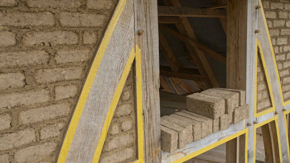 Flebbehof, Bauen im historischen Bestand, Ständerwerk mit Lehmgefach